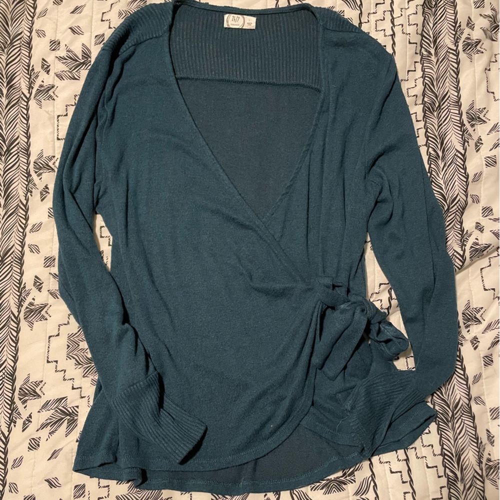 ✨3/$10 Maurice’s Teal Wrap Sweater